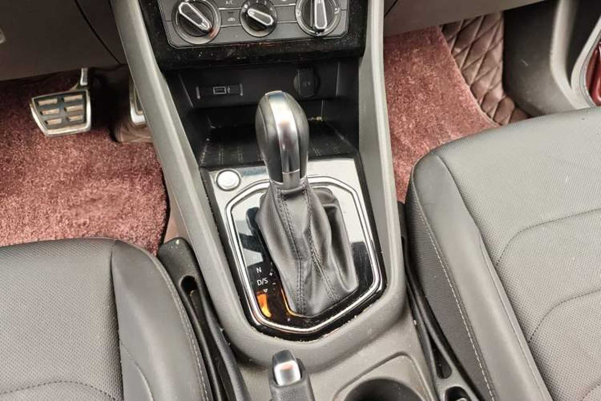 Used Jetta VS5 2019 280TSI Automatic Enjoyment Model Gear Lever