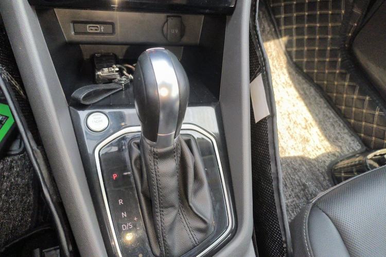 Used Jetta VS5 2019 280TSI Automatic Enjoyment Model Gear Lever
