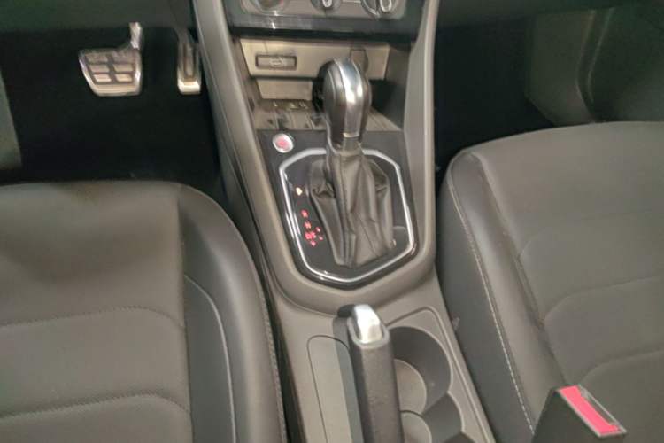 Used Jetta VS5 2019 280TSI Automatic Enjoyment Model Gear Lever