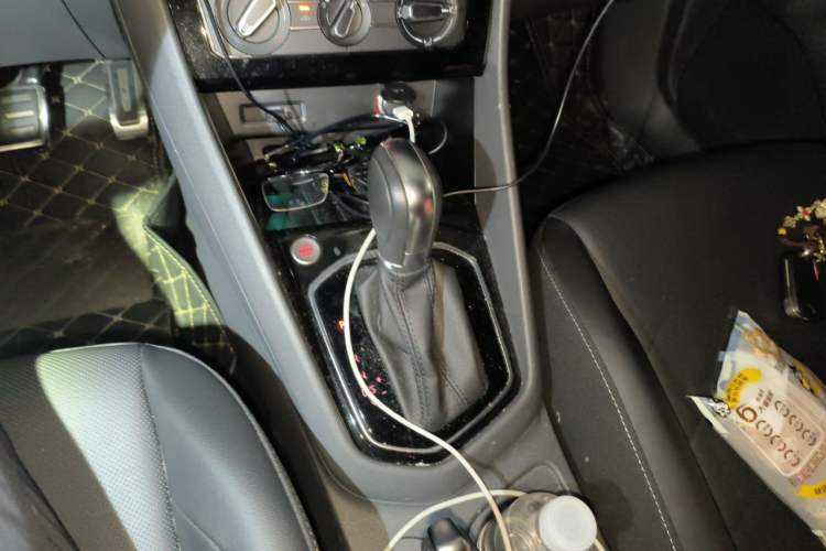 Used Jetta VS5 2019 280TSI Automatic Enjoyment Model Gear Lever