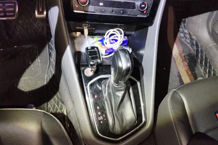 Used Jetta VS5 2019 280TSI Automatic Glory Edition Gear Lever