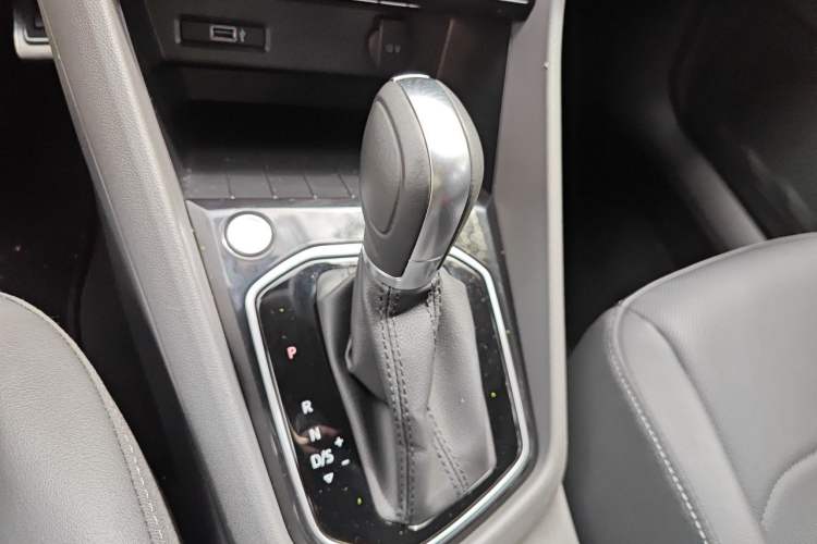 Used Jetta VS5 2019 280TSI Automatic Enjoyment Model Gear Lever