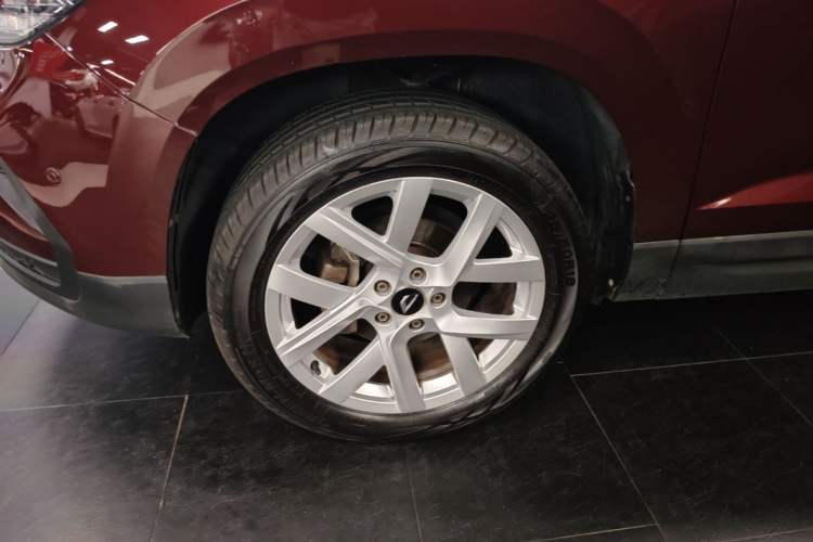 Used Jetta VS5 2019 280TSI Automatic Enjoyment Model Left Front Wheel Hub