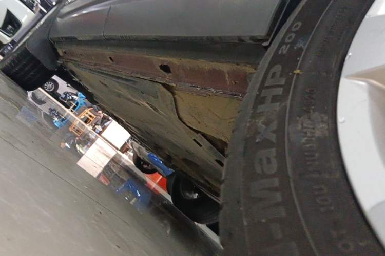 Used Jetta VS5 2019 280TSI Automatic Trend Model Left Side Sill