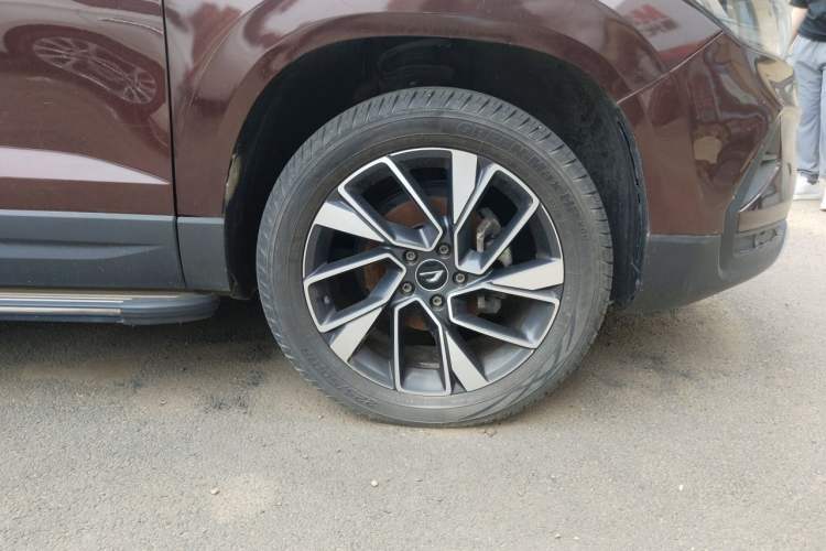 Used Jetta VS5 2019 280TSI Automatic Glory Edition Right Front Wheel Hub