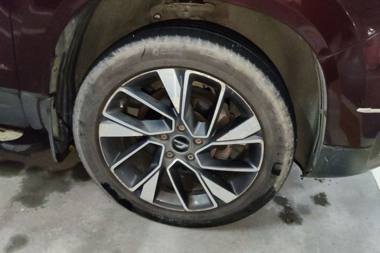 Used Jetta VS5 2019 280TSI Automatic Glory Edition Right Front Wheel Hub