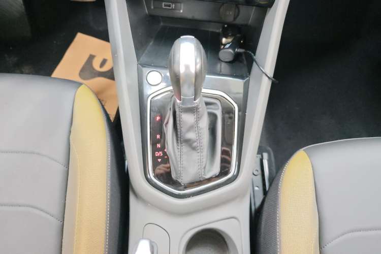 Used Jetta VS5 2019 280TSI Automatic Enjoyment Model Gear Lever