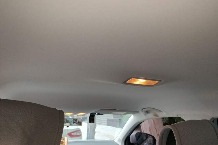 Used Jetta VS5 2019 280TSI Automatic Trend Model Headliner