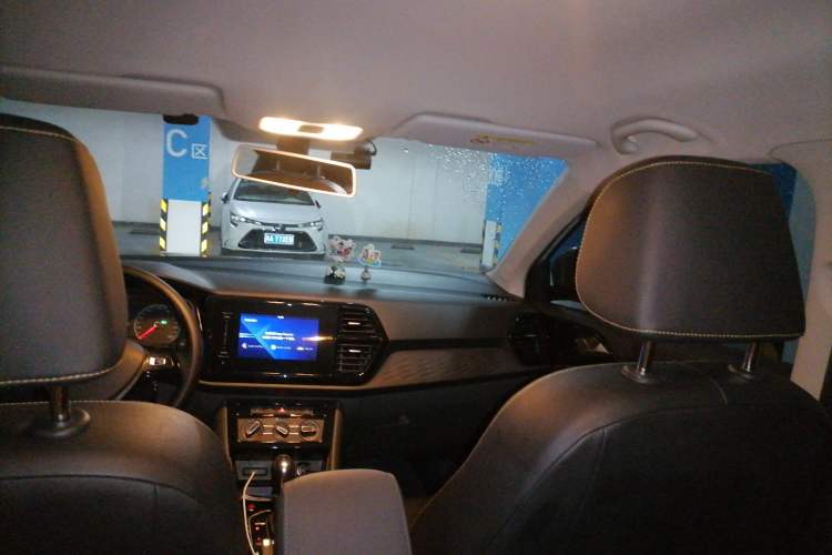 Used Jetta VS5 2019 280TSI Automatic Enjoyment Model Headliner