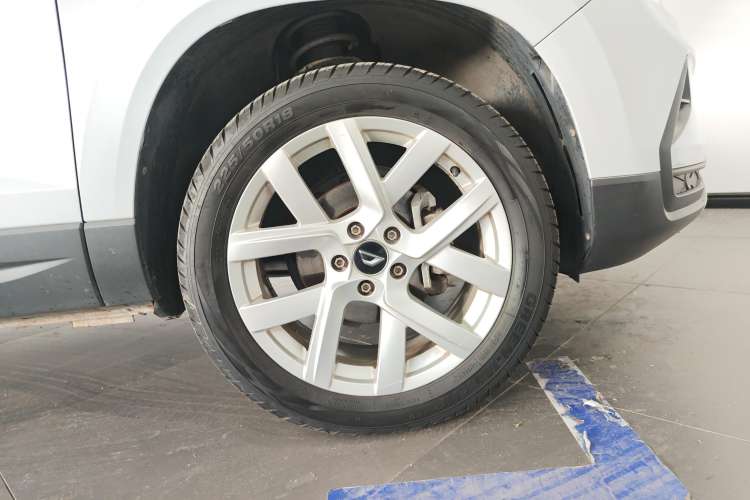 Used Jetta VS5 2019 280TSI Automatic Enjoyment Model Right Front Wheel Hub