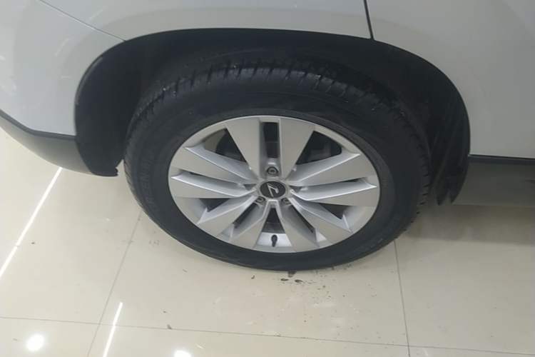 Used Jetta VS5 2019 280TSI Automatic Trend Model Right Rear Wheel Hub