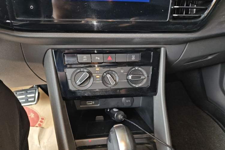 Used Jetta VS5 2019 280TSI Automatic Enjoyment Model Audio And AC Panel