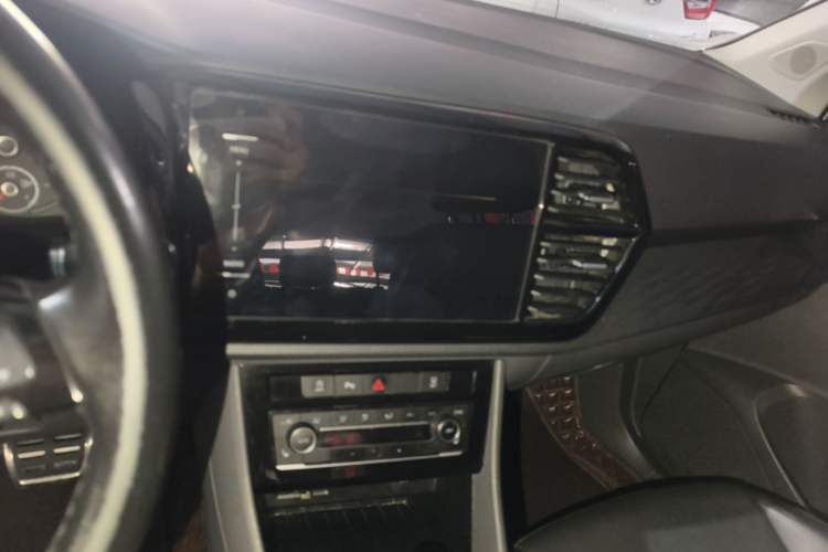 Used Jetta VS5 2019 280TSI Automatic Glory Edition Audio And AC Panel