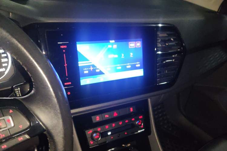 Used Jetta VS5 2019 280TSI Automatic Glory Edition Audio And AC Panel