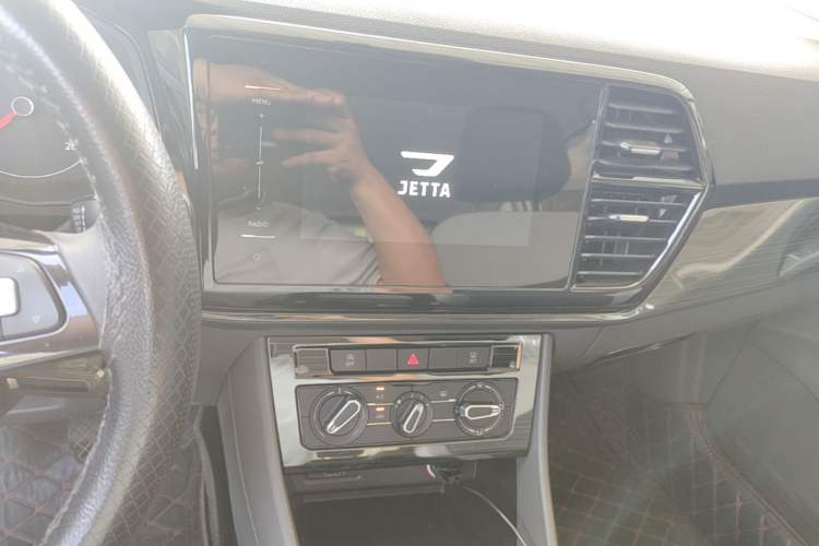 Used Jetta VS5 2019 280TSI Manual Entry-Level Model Audio And AC Panel