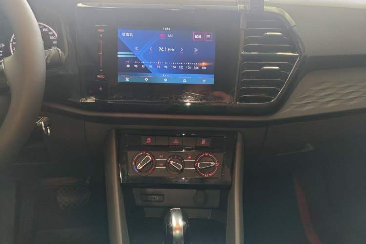 Used Jetta VS5 2019 280TSI Automatic Trend Model Audio And AC Panel