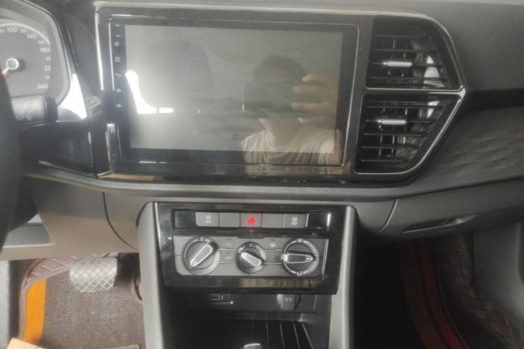 Used Jetta VS5 2019 280TSI Automatic Trend Model Audio And AC Panel