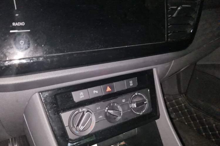 Used Jetta VS5 2019 280TSI Automatic Enjoyment Model Audio And AC Panel