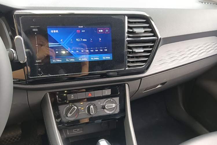 Used Jetta VS5 2019 280TSI Automatic Trend Model Audio And AC Panel