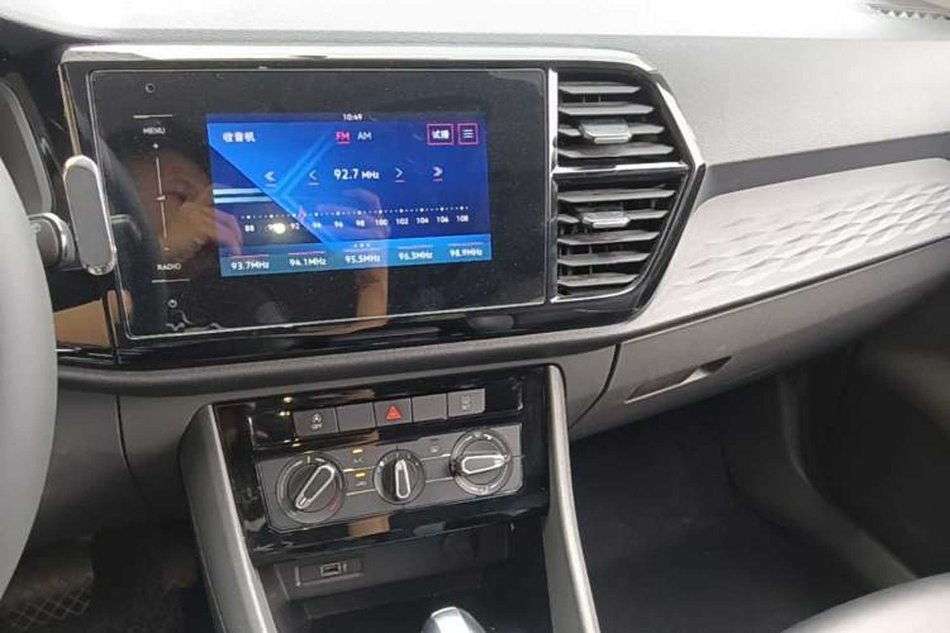 Used Jetta VS5 2019 280TSI Automatic Trend Model Audio And AC Panel