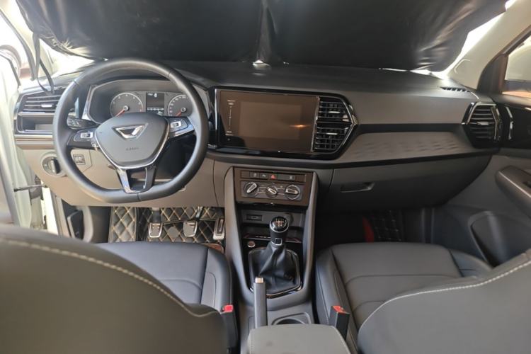 Used Jetta VS5 2019 280TSI Manual Enjoyment Model Center Console