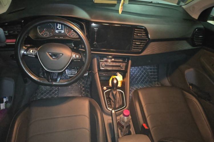 Used Jetta VS5 2019 280TSI Automatic Glory Edition Center Console