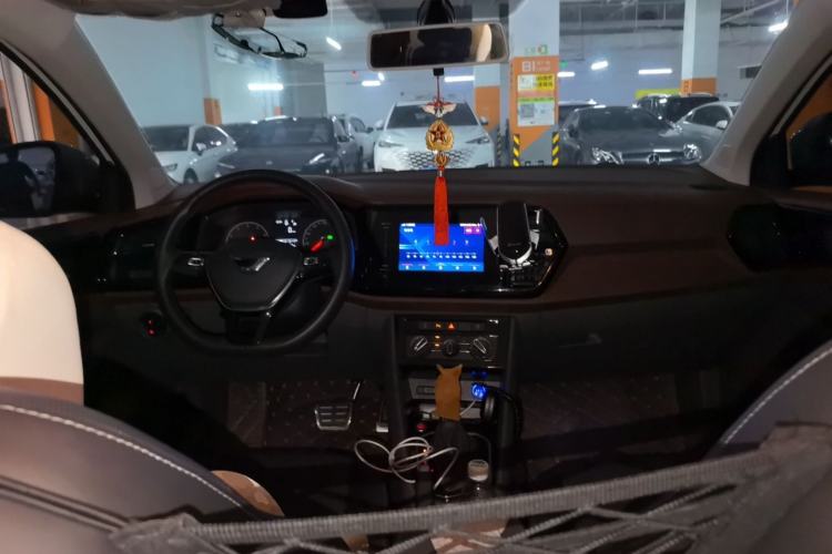 Used Jetta VS5 2019 280TSI Automatic Enjoyment Model Center Console