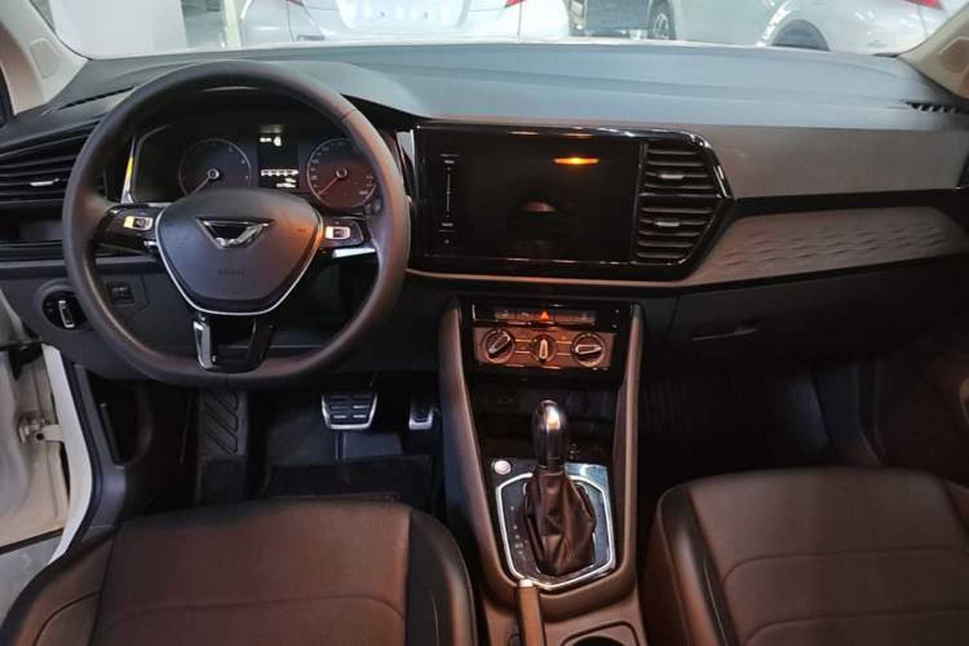 Used Jetta VS5 2019 280TSI Automatic Enjoyment Model Center Console