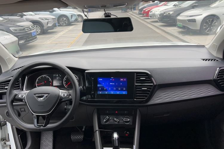 Used Jetta VS5 2019 280TSI Automatic Trend Model Center Console