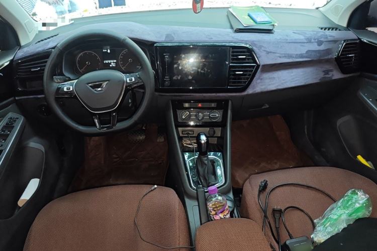 Used Jetta VS5 2019 280TSI Automatic Trend Model Center Console