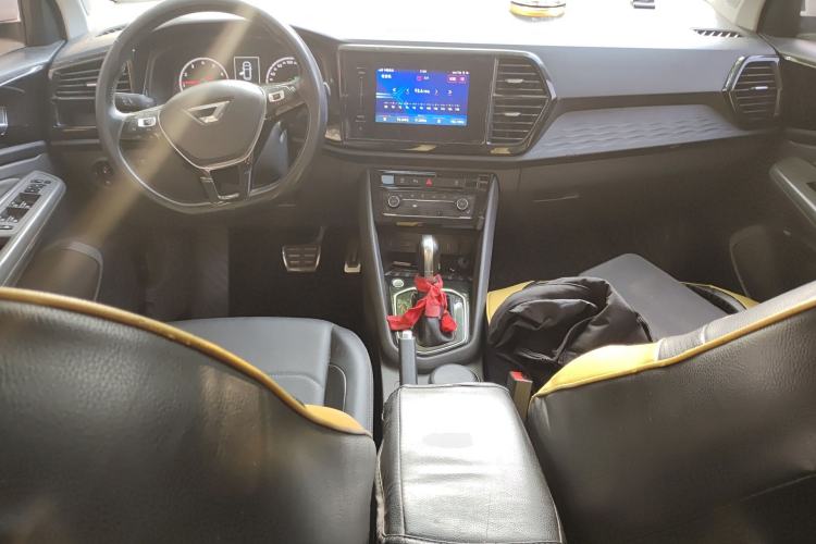 Used Jetta VS5 2019 280TSI Automatic Glory Edition Center Console