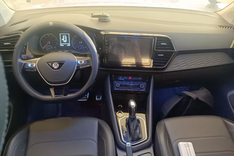 Used Jetta VS5 2019 280TSI Automatic Glory Edition Center Console