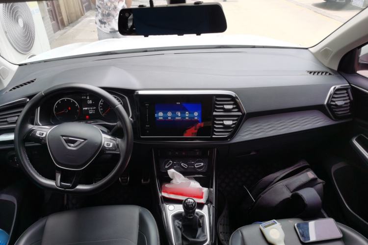 Used Jetta VS5 2019 280TSI Manual Enjoyment Model Center Console