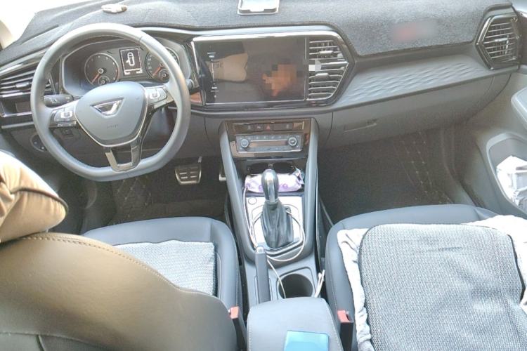 Used Jetta VS5 2019 280TSI Automatic Glory Edition Center Console
