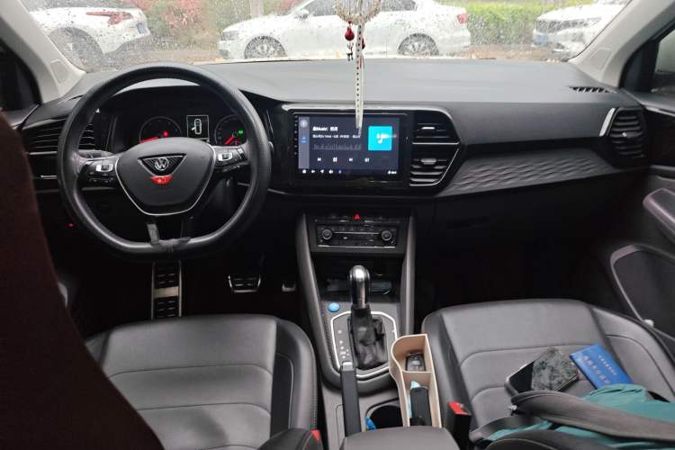 Used Jetta VS5 2019 280TSI Automatic Glory Edition Center Console