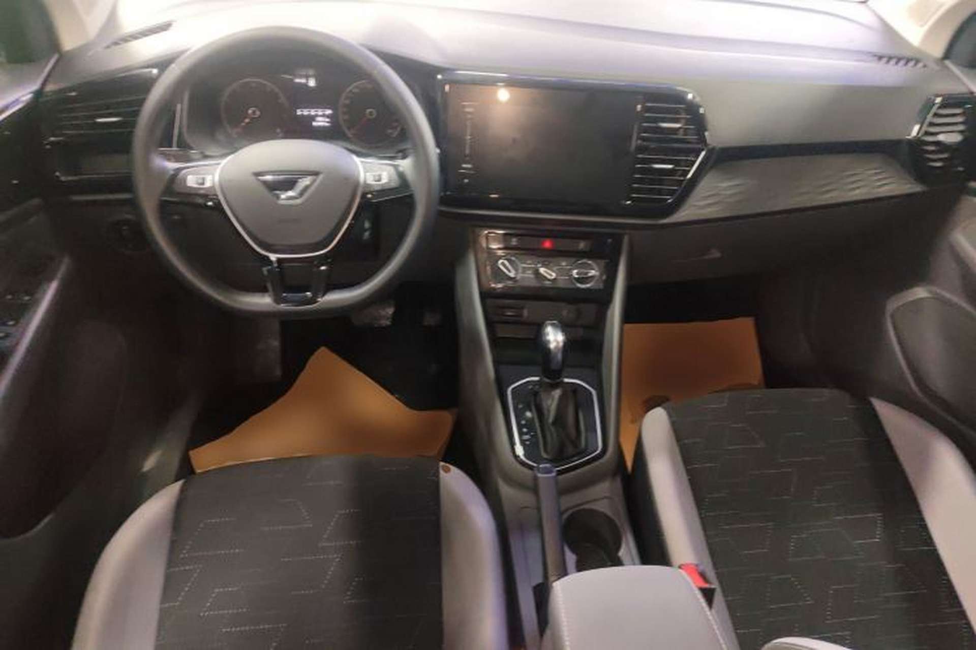 Used Jetta VS5 2019 280TSI Automatic Trend Model Center Console