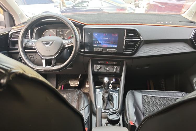 Used Jetta VS5 2019 280TSI Automatic Enjoyment Model Center Console