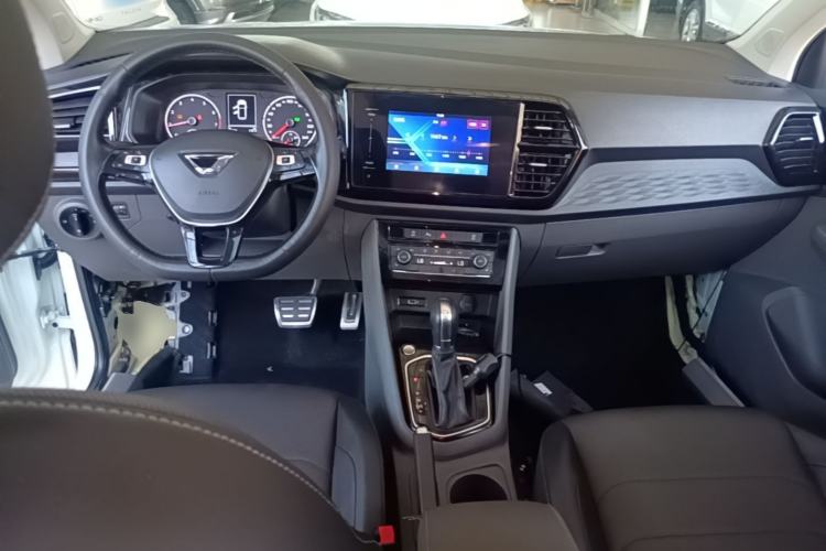 Used Jetta VS5 2019 280TSI Automatic Glory Edition Center Console