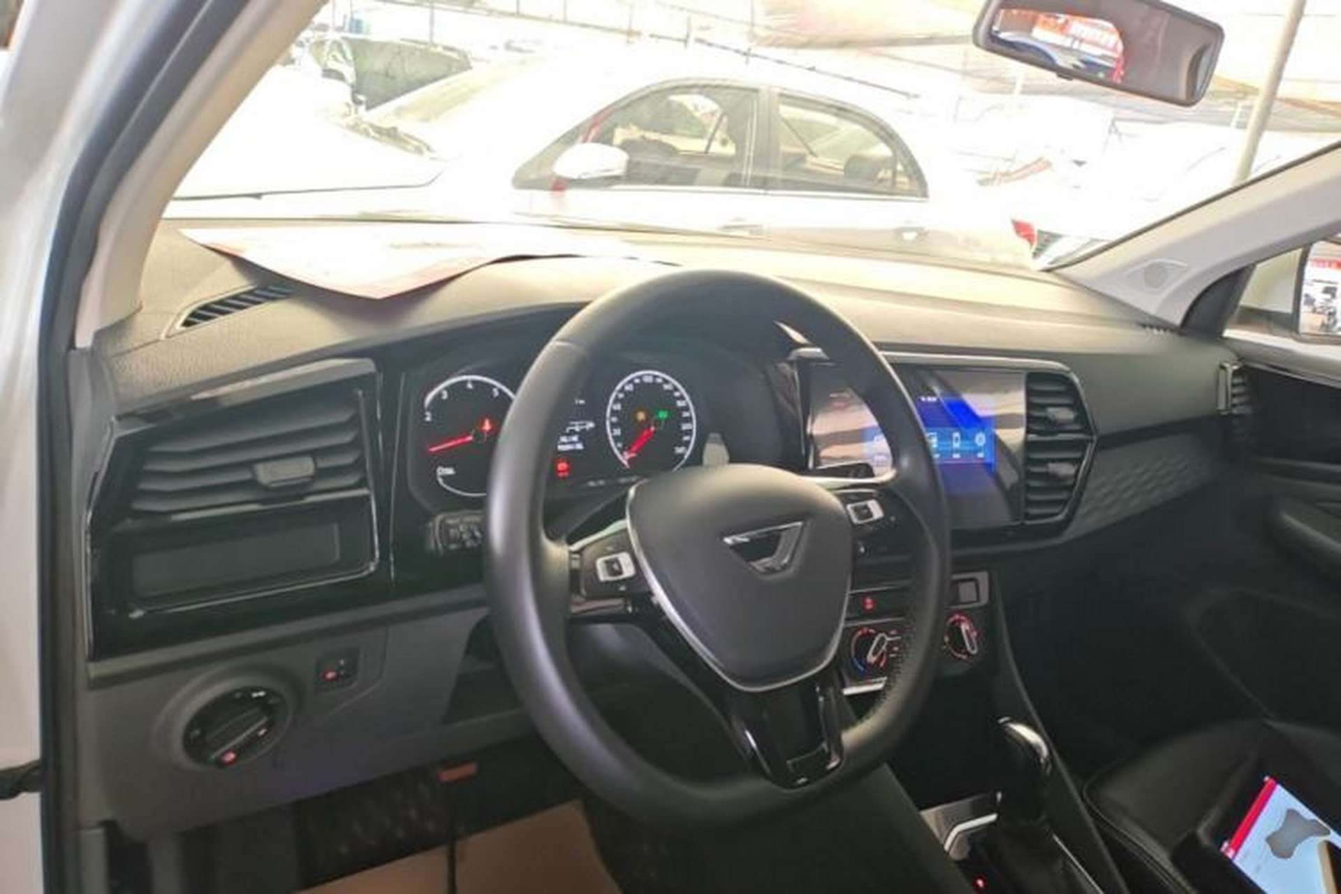 Used Jetta VS5 2019 280TSI Automatic Trend Model Center Console