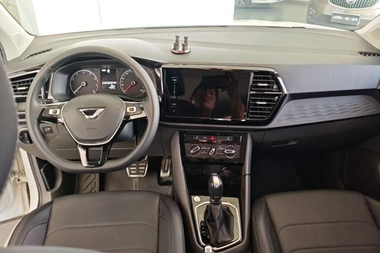 Used Jetta VS5 2019 280TSI Automatic Enjoyment Model Center Console