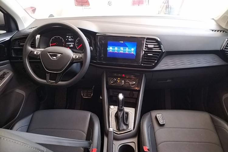 Used Jetta VS5 2019 280TSI Automatic Enjoyment Model Center Console