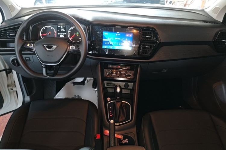 Used Jetta VS5 2019 280TSI Automatic Enjoyment Model Center Console