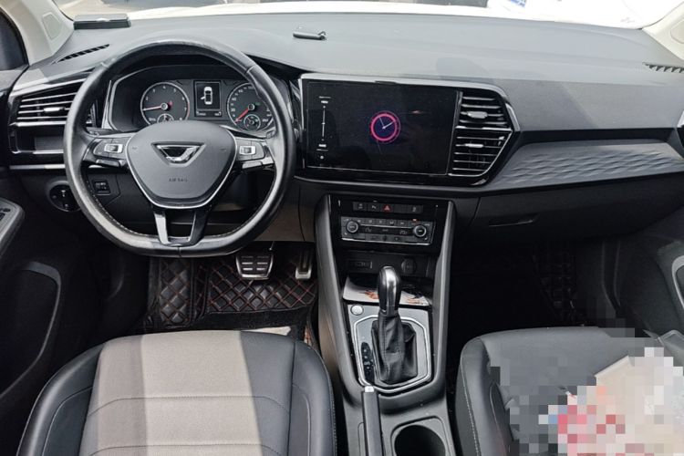 Used Jetta VS5 2019 280TSI Automatic Glory Edition Center Console