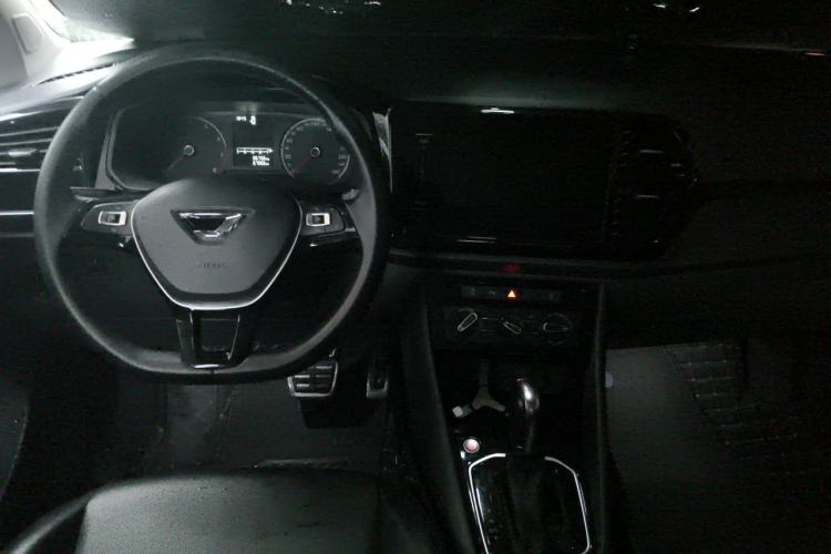 Used Jetta VS5 2019 280TSI Automatic Enjoyment Model Center Console