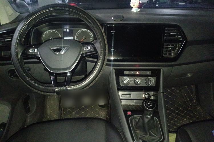 Used Jetta VS5 2019 280TSI Manual Enjoyment Model Center Console