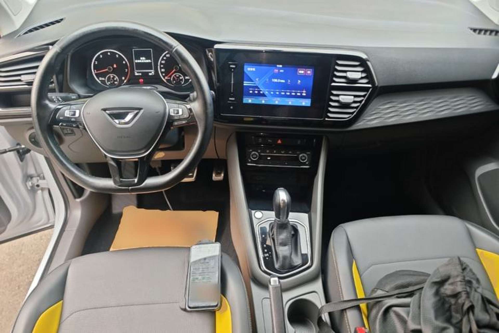 Used Jetta VS5 2019 280TSI Automatic Glory Edition Center Console
