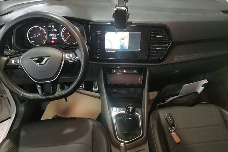 Used Jetta VS5 2019 280TSI Manual Enjoyment Model Center Console