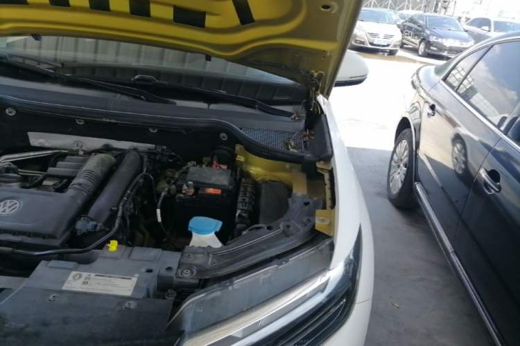 Used Jetta VS5 2019 280TSI Automatic Enjoyment Model Engine Bay Left