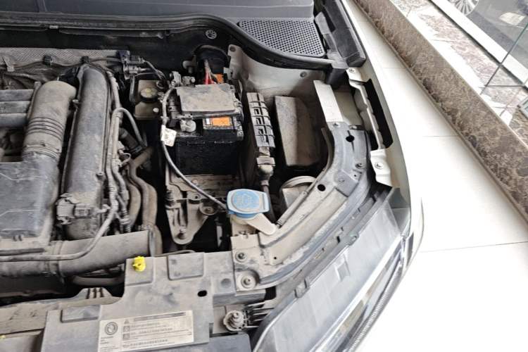 Used Jetta VS5 2019 280TSI Automatic Enjoyment Model Engine Bay Left
