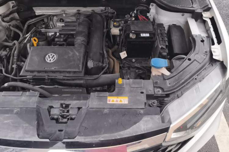 Used Jetta VS5 2019 280TSI Automatic Trend Model Engine Bay Left